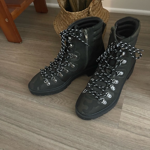 STEVE MADDEN - Picture 6 of 7